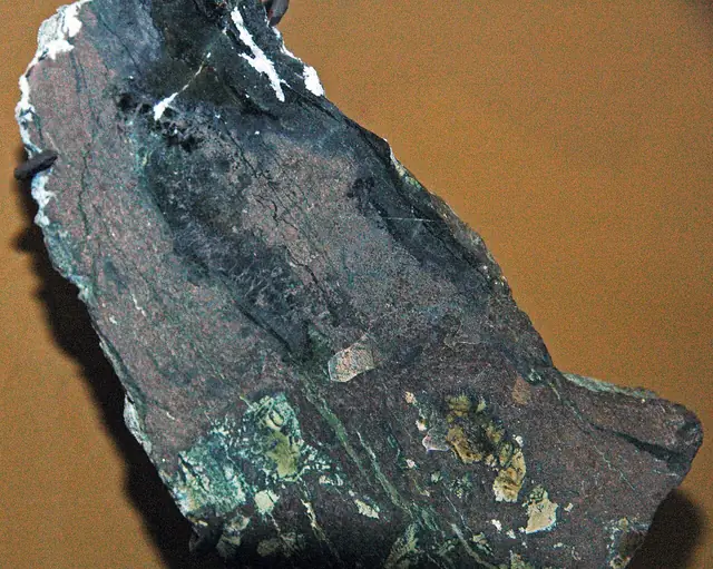 Nickeline-annabergite (Cobalt, Ontario, Canada)