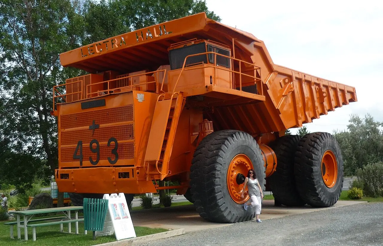 Lectra Haul giant mining truck-Asbestos, Quebec