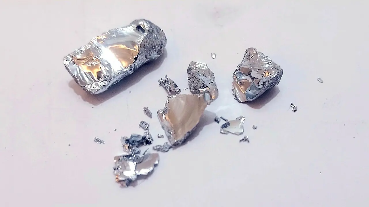 Gallium bar cracked open to show crystal structure