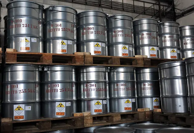Uranium Ore in Barrels (03010299) (4723344137)